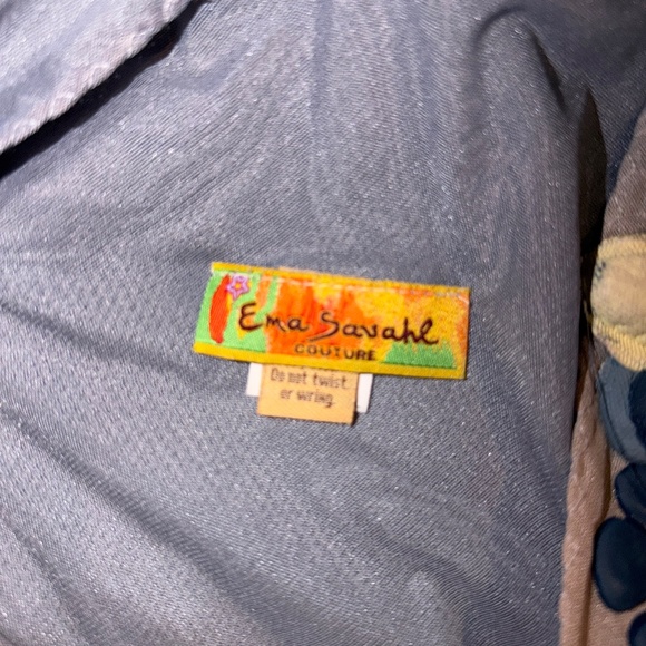 Ema Savahl hand painted with Swarovski skirt - Picture 6 of 6